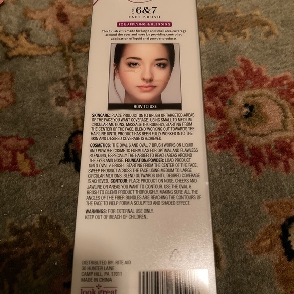 New! Face brush kit By Daylogic - Picture 3 of 3